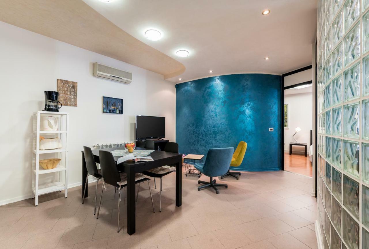 Ferienwohnung White&Blue Top Center App Pula Exterior foto